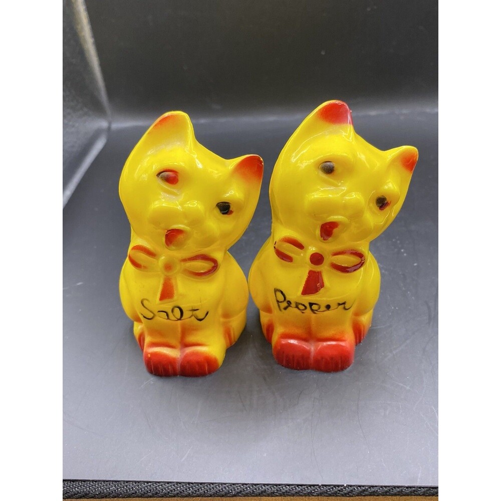 Kitty Cats Yellow 1950 Celluloid Salt & Pepper Shakers S&P Vintage
